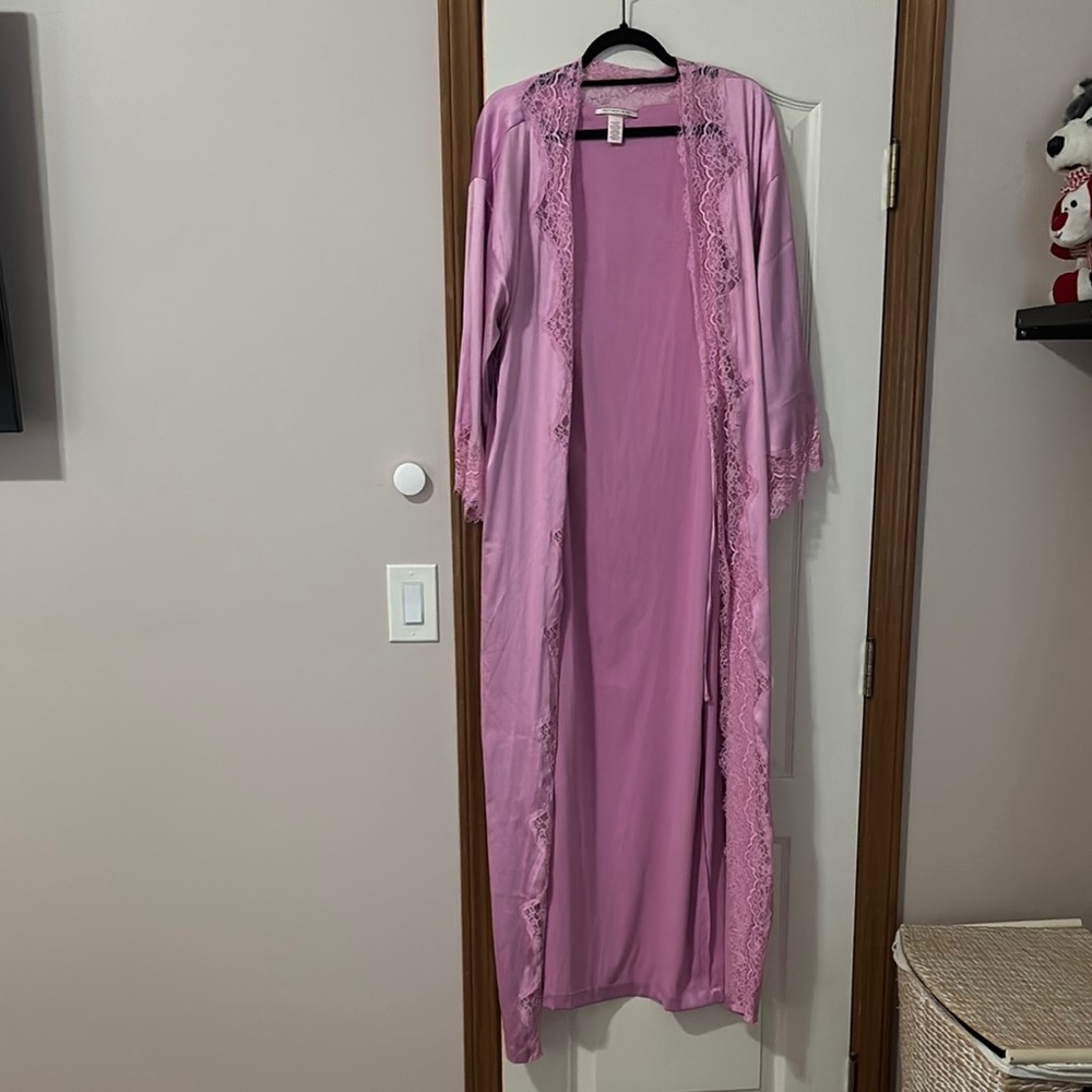 Victoria's Secret Pink Satin Robe Intimates Sleepwear
